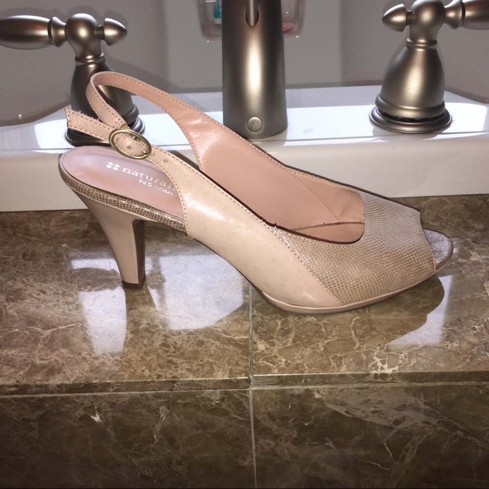 Tan heels worn once